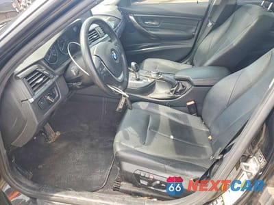 Zdjęcie 7 z 12 samochodu: 2015 BMW 328 XI VIN:WBA3B3G58FNR88616 - miniatura