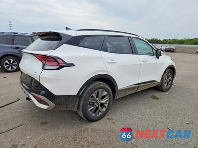 Trzecie zdjęcie samochodu z tyłu: 2023 KIA SPORTAGE SX PRESTIGE VIN:KNDPXCAG5P7036291 - miniatura