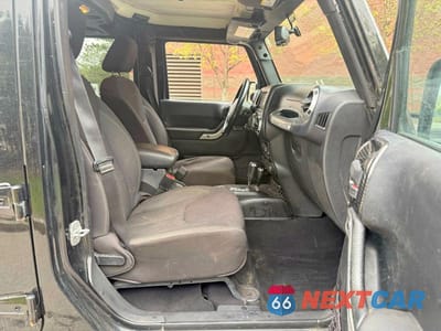 Piąte zdjęcie samochodu w środku: 2013 JEEP WRANGLER UNLIMITED RUBICON VIN:1C4BJWFG0DL516764 - miniatura