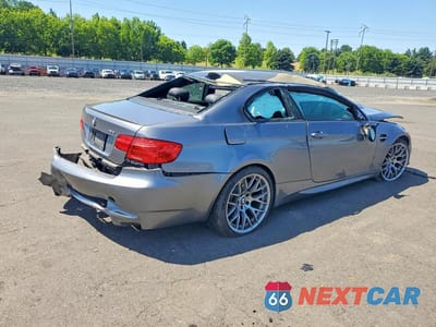 Trzecie zdjęcie samochodu z tyłu: 2011 BMW M3 VIN:WBSKG9C56BE645279 - miniatura