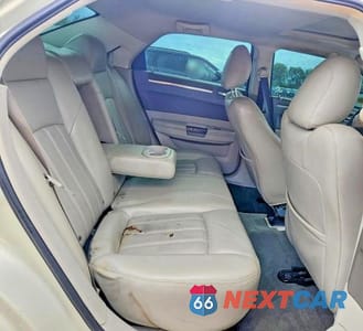 Zdjęcie 10 z 12 samochodu: 2008 CHRYSLER 300C VIN:2C3KA63H48H140977 - miniatura