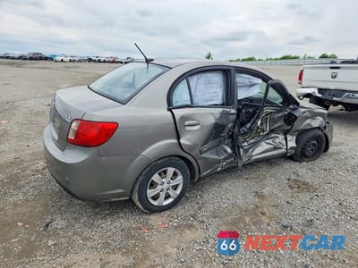 Trzecie zdjęcie samochodu z tyłu: 2011 KIA RIO LX VIN:KNADH4A30B6708031 - miniatura