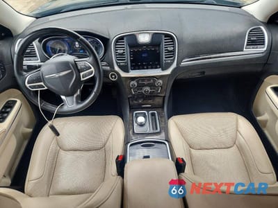 Zdjęcie 8 z 13 samochodu: 2018 CHRYSLER 300 LIMITED VIN:2C3CCAEG1JH123128 - miniatura