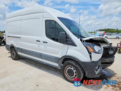 Czwarte zdjęcie samochodu z boku: 2024 FORD TRANSIT T-250 VIN:1FTBR1X82RKA44082 - miniatura
