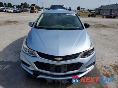 Piąte zdjęcie samochodu w środku: 2018 CHEVROLET CRUZE LS VIN:1G1BC5SM1J7207737 - miniatura