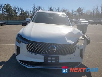 Piąte zdjęcie samochodu w środku: 2025 VOLVO XC90 PLUS VIN:YV4062JB4S1390993 - miniatura