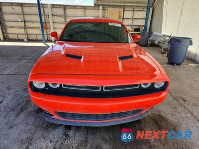 Piąte zdjęcie samochodu w środku: 2022 DODGE CHALLENGER SXT VIN:2C3CDZGG1NH222322 - miniatura