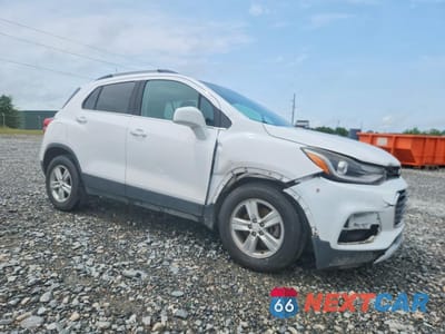 Czwarte zdjęcie samochodu z boku: 2018 CHEVROLET TRAX 1LT VIN:3GNCJLSB0JL317606 - miniatura