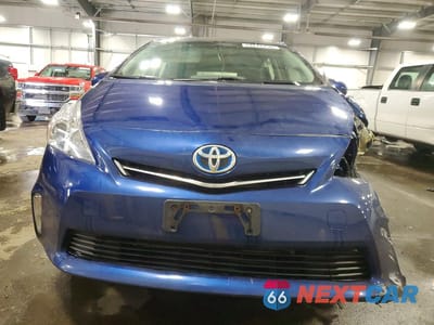 Piąte zdjęcie samochodu w środku: 2014 TOYOTA PRIUS V THREE VIN:JTDZN3EU5E3362885 - miniatura