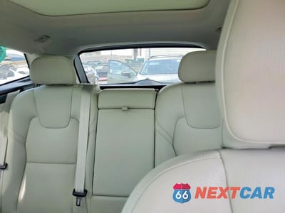 Zdjęcie 10 z 13 samochodu: 2023 VOLVO XC60 ULTIMATE VIN:YV4L12DV2P1218504 - miniatura