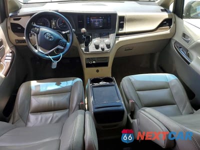Zdjęcie 8 z 14 samochodu: 2016 TOYOTA SIENNA XLE 8-PASSENGER VIN:5TDYK3DCXGS762052 - miniatura