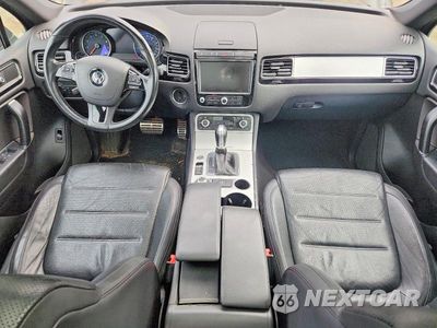 Zdjęcie 8 z 13 samochodu: 2017 VOLKSWAGEN TOUAREG WOLFSBURG VIN:WVGRF7BP9HD000586 - miniatura