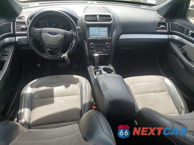 Zdjęcie 8 z 13 samochodu: 2017 FORD EXPLORER XLT VIN:1FM5K8D80HGC87949 - miniatura