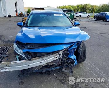 Piąte zdjęcie samochodu w środku: 2018 TOYOTA CAMRY SE VIN:4T1B11HK4JU081155 - miniatura