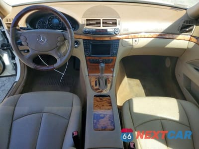 Zdjęcie 8 z 12 samochodu: 2009 MERCEDES-BENZ E 350 4MATIC VIN:WDBUF87X49B378680 - miniatura