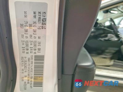 Zdjęcie 14 z 14 samochodu: 2018 DODGE DURANGO SXT VIN:1C4RDJAGXJC463115 - miniatura