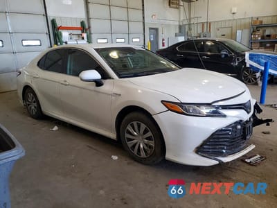 Czwarte zdjęcie samochodu z boku: 2020 TOYOTA CAMRY LE VIN:4T1L31AK7LU014478 - miniatura