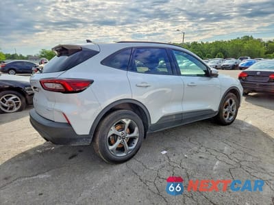Trzecie zdjęcie samochodu z tyłu: 2025 FORD ESCAPE ST LINE SELECT VIN:1FMCU9NA7SUA43944 - miniatura