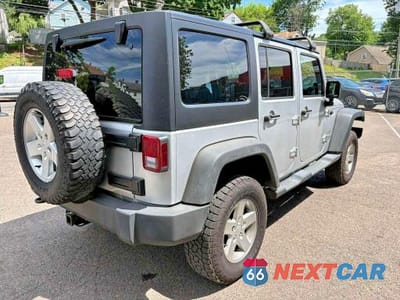 Trzecie zdjęcie samochodu z tyłu: 2011 JEEP WRANGLER UNLIMITED SPORT VIN:1J4BA3H19BL528443 - miniatura