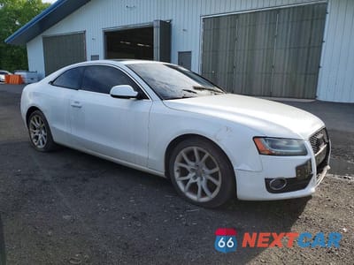 Czwarte zdjęcie samochodu z boku: 2012 AUDI A5 PREMIUM PLUS VIN:WAULFAFR3CA037496 - miniatura