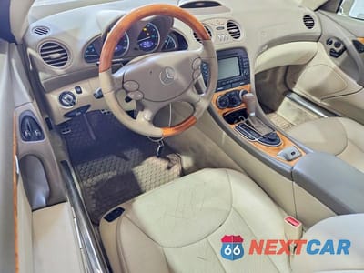 Zdjęcie 8 z 12 samochodu: 2007 MERCEDES-BENZ SL 550 VIN:WDBSK71F67F126528 - miniatura