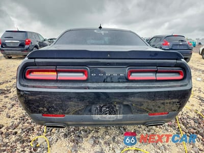 Zdjęcie 6 z 12 samochodu: 2017 DODGE CHALLENGER SXT VIN:2C3CDZAG4HH633811 - miniatura