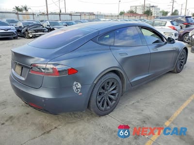 Trzecie zdjęcie samochodu z tyłu: 2016 TESLA MODEL S VIN:5YJSA1E16GF161090 - miniatura