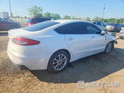 Trzecie zdjęcie samochodu z tyłu: 2020 FORD FUSION SE VIN:3FA6P0HD9LR156156 - miniatura
