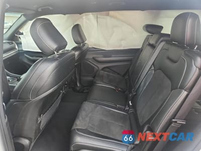 Zdjęcie 11 z 13 samochodu: 2023 JEEP GRAND CHEROKEE L LAREDO VIN:1C4RJKAG5P8828679 - miniatura
