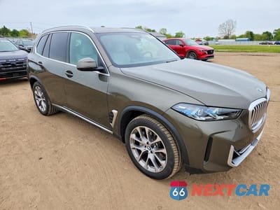 Czwarte zdjęcie samochodu z boku: 2024 BMW X5 XDRIVE40I VIN:5UX23EU03R9R43269 - miniatura