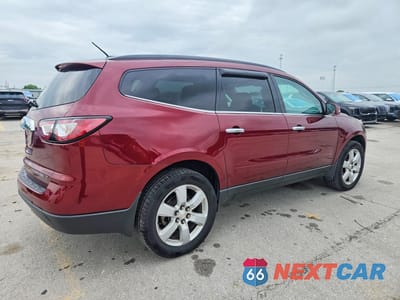 Trzecie zdjęcie samochodu z tyłu: 2016 CHEVROLET TRAVERSE LT VIN:1GNKRGKD9GJ277104 - miniatura