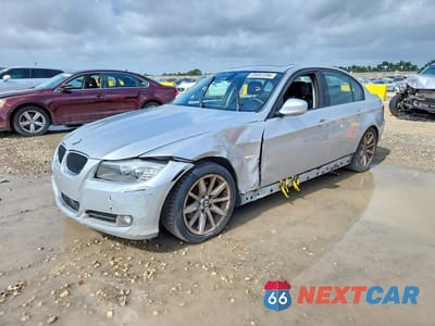2011 BMW 328 I WBAPH7G52BNM55548 - główne zdjęcie licytacji z USA - miniatura