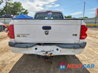 Zdjęcie 6 z 12 samochodu: 2005 DODGE DAKOTA QUAD LARAMIE VIN:1D7HE58N75S138556 - miniatura