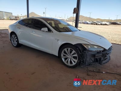 Czwarte zdjęcie samochodu z boku: 2016 TESLA MODEL S VIN:5YJSA1E29GF128870 - miniatura