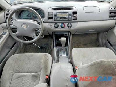 Zdjęcie 8 z 12 samochodu: 2002 TOYOTA CAMRY LE VIN:JTDBE32K420117173 - miniatura