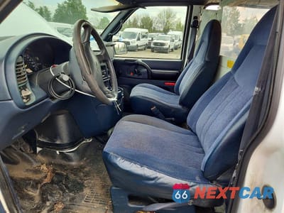 Zdjęcie 7 z 12 samochodu: 1997 CHEV ASTRO VIN:1GCDL19W7VB204196 - miniatura