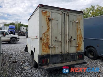 Drugie zdjęcie samochodu z przodu: 2003 FORD E350 BOX TRUCK VIN:1FDSE35L43HA25788 - miniatura