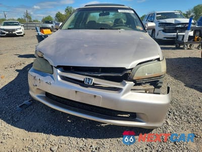 Piąte zdjęcie samochodu w środku: 1998 HONDA ACCORD EX VIN:1HGCG1656WA048091 - miniatura