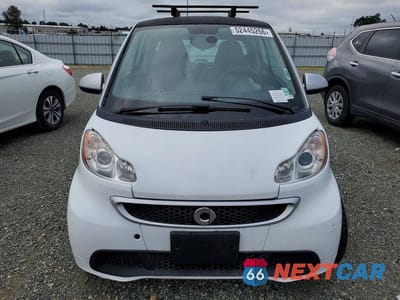 Piąte zdjęcie samochodu w środku: 2015 SMART FORTWO PURE VIN:WMEEJ3BA1FK805658 - miniatura