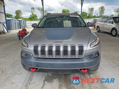Piąte zdjęcie samochodu w środku: 2017 JEEP CHEROKEE TRAILHAWK VIN:1C4PJMBS8HW538651 - miniatura