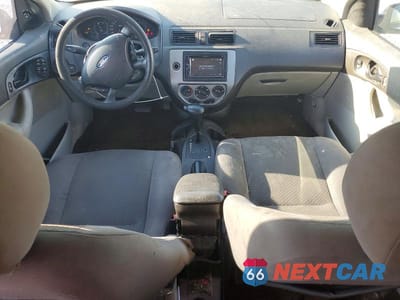 Zdjęcie 8 z 12 samochodu: 2007 FORD FOCUS ZX5 VIN:1FAFP37N07W313796 - miniatura