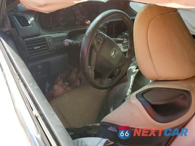 Zdjęcie 8 z 13 samochodu: 2014 HONDA ACCORD VIN:1HGCT1B8XEA004105 - miniatura