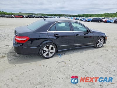 Trzecie zdjęcie samochodu z tyłu: 2010 MERCEDES-BENZ E 350 4MATIC VIN:WDDHF8HB8AA151594 - miniatura