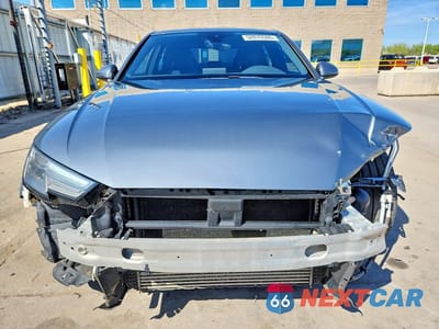 Piąte zdjęcie samochodu w środku: 2019 AUDI A4 PREMIUM VIN:WAUDNAF4XKA044343 - miniatura
