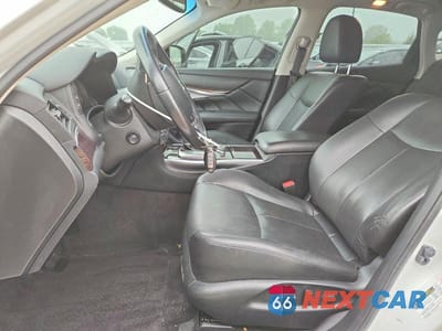 Zdjęcie 7 z 12 samochodu: 2019 INFINITI Q70 3.7 LUXE VIN:JN1BY1AR2KM585554 - miniatura