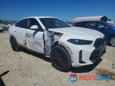 Czwarte zdjęcie samochodu z boku: 2024 BMW X6 XDRIVE40I VIN:5UX33EX01R9V83998 - miniatura