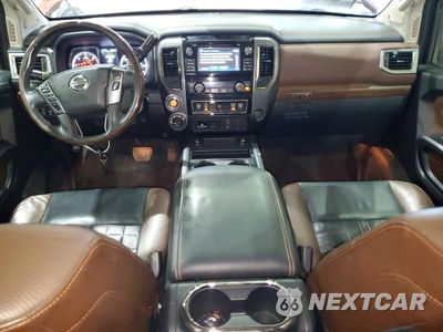 Zdjęcie 8 z 12 samochodu: 2016 NISSAN TITAN XD PLATINUM RESERVE VIN:1N6BA1F40GN515712 - miniatura