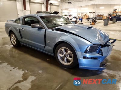 Czwarte zdjęcie samochodu z boku: 2006 FORD MUSTANG GT VIN:1ZVHT82H065263688 - miniatura
