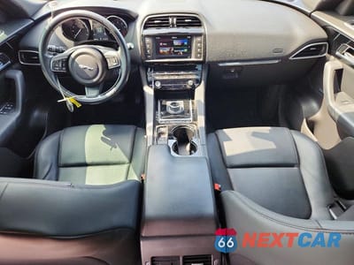Zdjęcie 8 z 12 samochodu: 2017 JAGUAR F-PACE PREMIUM VIN:SADCJ2BV7HA053514 - miniatura