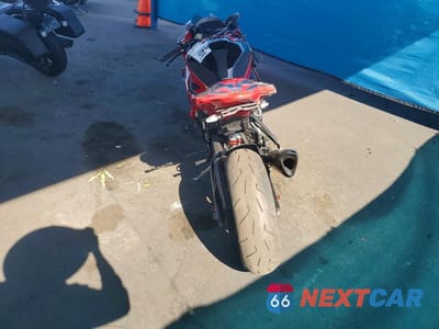 Czwarte zdjęcie samochodu z boku: 2024 BMW S 1000 RR VIN:WB10E6302R6K38150 - miniatura